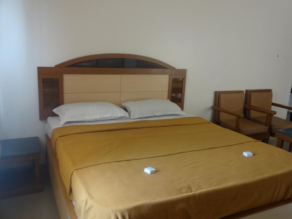 Hotel Vinayak Coimbatore Room photo